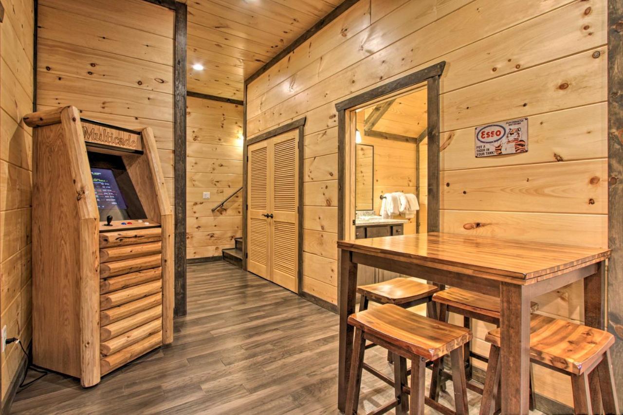 Luxe Cabin With Home Theater Less Than 2 Miles To Gatlinburg Esterno foto