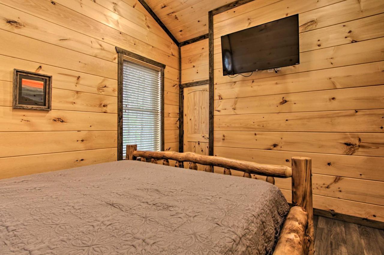 Luxe Cabin With Home Theater Less Than 2 Miles To Gatlinburg Esterno foto
