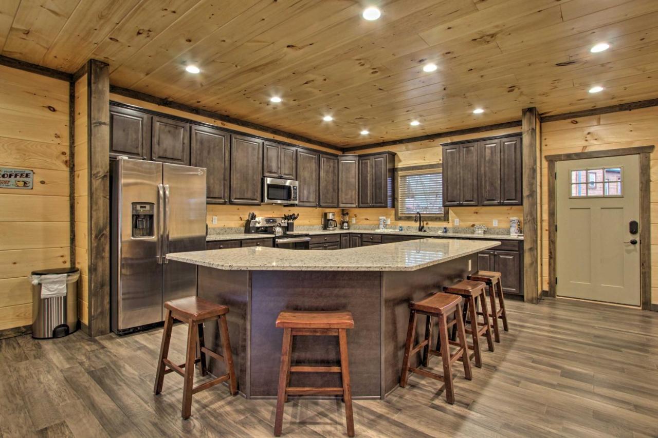 Luxe Cabin With Home Theater Less Than 2 Miles To Gatlinburg Esterno foto