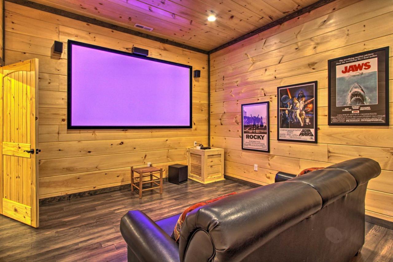 Luxe Cabin With Home Theater Less Than 2 Miles To Gatlinburg Esterno foto