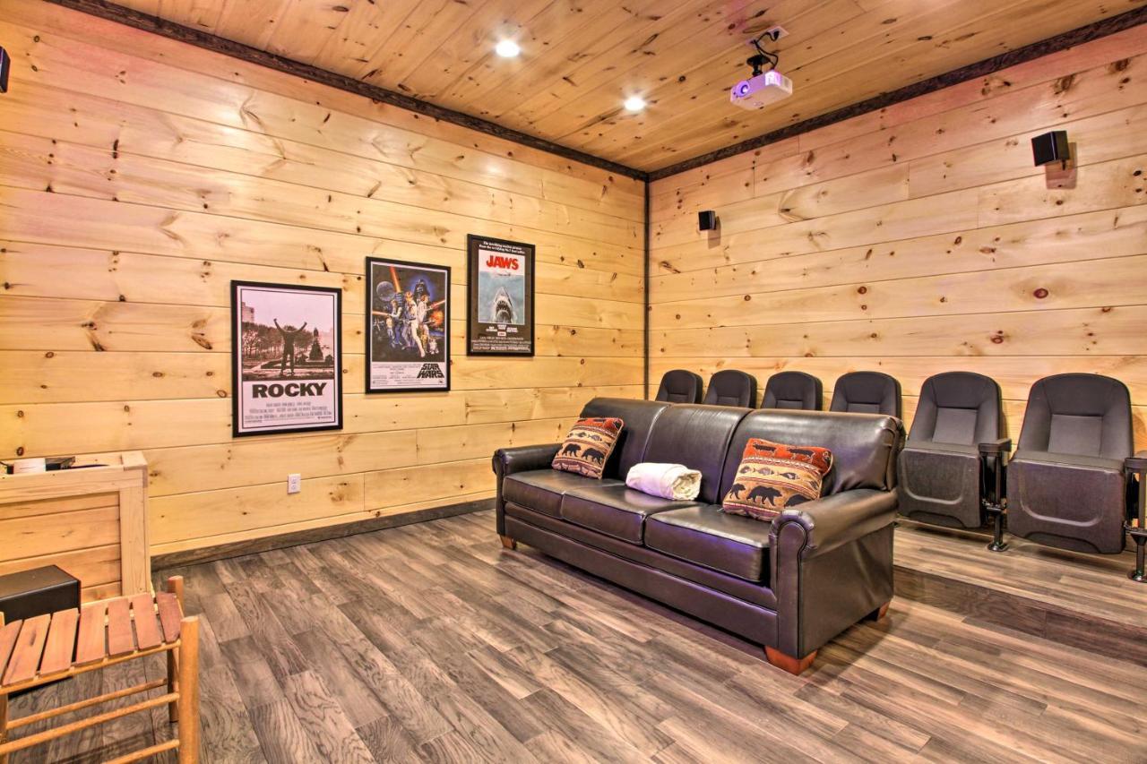 Luxe Cabin With Home Theater Less Than 2 Miles To Gatlinburg Esterno foto